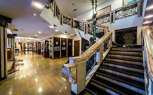 Helena Sands Hotel