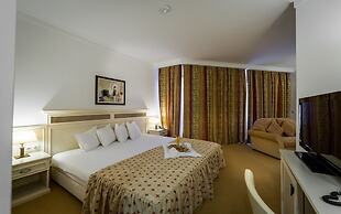 Helena Sands Hotel