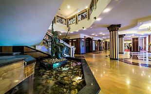 Helena Sands Hotel