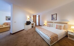 Helena Sands Hotel