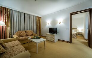 Helena Sands Hotel