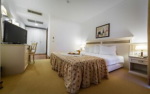 Helena Sands Hotel