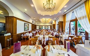 Helena Sands Hotel
