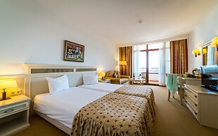 Helena Sands Hotel
