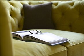 The Plume of Feathers