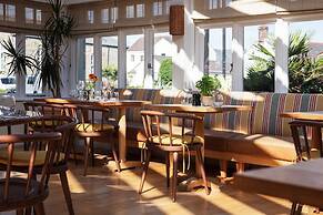 The Plume of Feathers