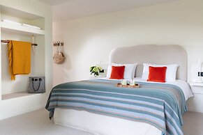 The Plume of Feathers