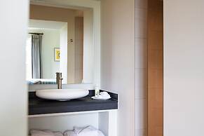 The Plume of Feathers