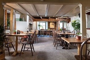 The Plume of Feathers