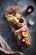 The Plume of Feathers