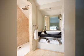 The Plume of Feathers