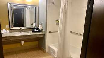 Holiday Inn Express & Suites Perry-National Fairground Area #34 by IHG
