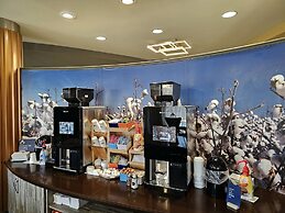 Holiday Inn Express & Suites Perry-National Fairground Area #34 by IHG