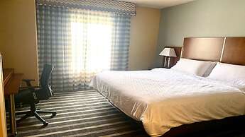 Holiday Inn Express & Suites Perry-National Fairground Area #34 by IHG