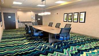 Holiday Inn Express & Suites Perry-National Fairground Area #34 by IHG