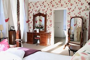 Haselbury Mill Hotel and Restaurant
