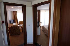 Helena VIP Villas and Suites