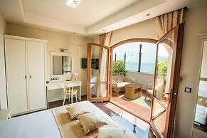 Helena VIP Villas and Suites