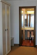 Helena VIP Villas and Suites