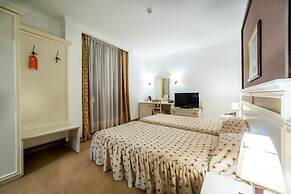 Helena VIP Villas and Suites