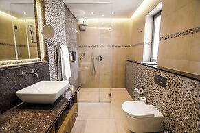 Four Seasons Country Club