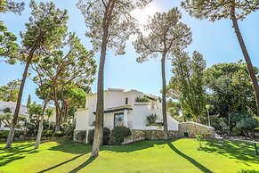 Four Seasons Country Club