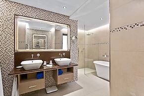 Four Seasons Country Club