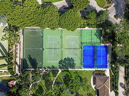 Four Seasons Country Club