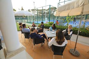 Four Seasons Country Club