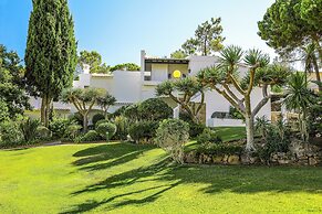 Four Seasons Country Club