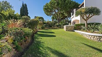 Four Seasons Country Club