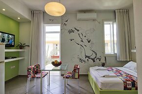 1926 Designed Apartments Hotel