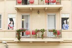 1926 Designed Apartments Hotel