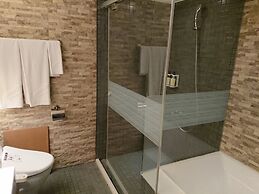 Simple Plus Hotel