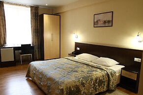 Hotel Crystal