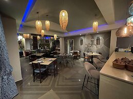 Roots Hotel Apartment