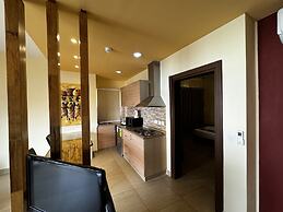 Roots Hotel Apartment