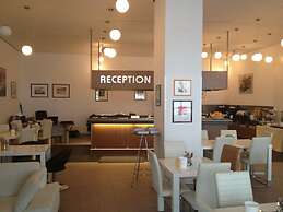 HB1 Budget Hotel - contactless check in