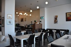 HB1 Budget Hotel - contactless check in