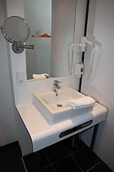 HB1 Budget Hotel - contactless check in