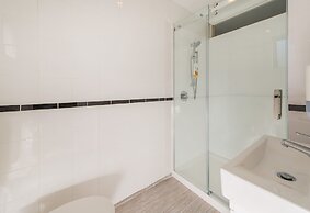 Lakeside City Apartments