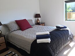 Lakeside City Apartments