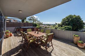 Lakeside City Apartments