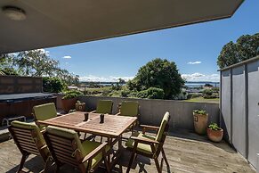 Lakeside City Apartments