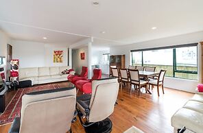 Lakeside City Apartments