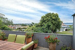 Lakeside City Apartments