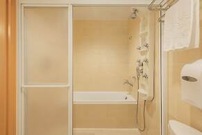 Kindness Hotel Liouhe Night Market Zhongzhen