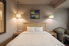 Kindness Hotel Liouhe Night Market Qixian
