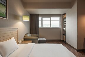 Kindness Hotel Liouhe Night Market Qixian