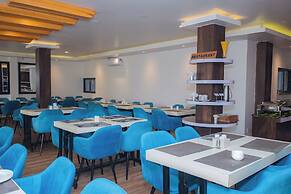 Hotel Pokhara Village & SPA